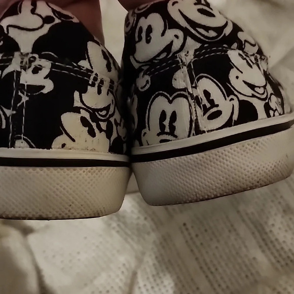 Disney Mickey Mouse Sneakers 7 - Picture 9 of 10